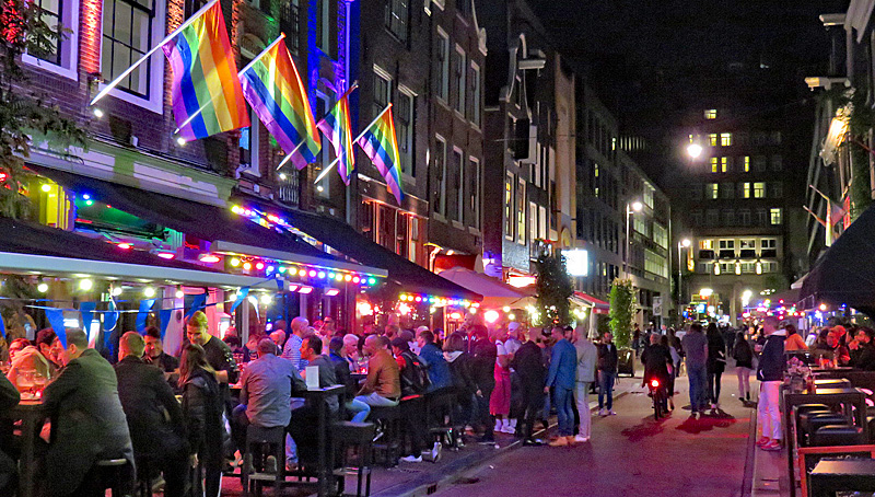 Gay places in Warmoesstraat in Amsterdam